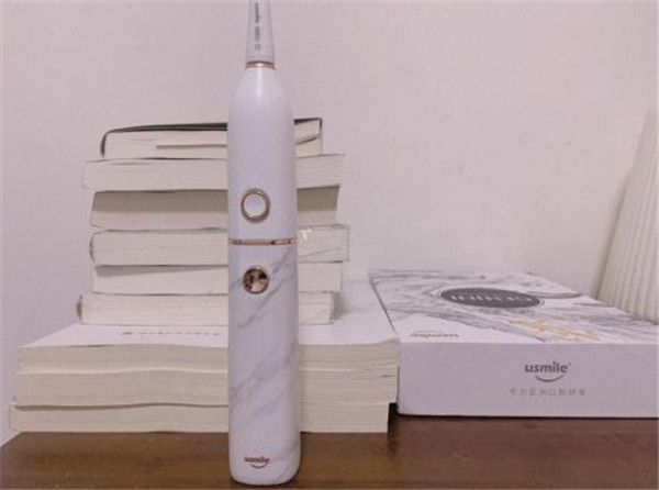 電動牙刷和普通牙刷哪個好？小編真實測評分享