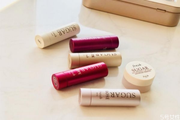 口紅的顏色應(yīng)該怎么選擇 選擇口紅顏色的方法有什么 口紅的顏色應(yīng)該怎么選擇 選擇口紅顏色的方法有什么