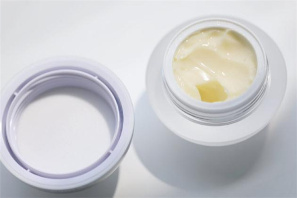 uniskin優(yōu)時(shí)顏眼霜成分 優(yōu)時(shí)顏眼霜孕婦可以用嗎 uniskin優(yōu)時(shí)顏眼霜成分 優(yōu)時(shí)顏眼霜孕婦可以用嗎