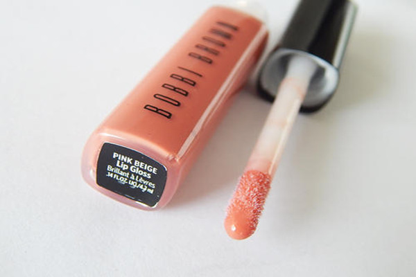 芭比波朗漾彩亮唇蜜的理念 芭比波朗漾彩亮唇蜜好用嗎 芭比波朗漾彩亮唇蜜的理念 芭比波朗漾彩亮唇蜜好用嗎