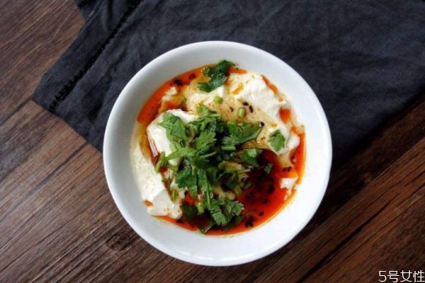 豆腐腦有點酸怎么回事 為什么豆腐腦會有酸味 豆腐腦有點酸怎么回事 為什么豆腐腦會有酸味