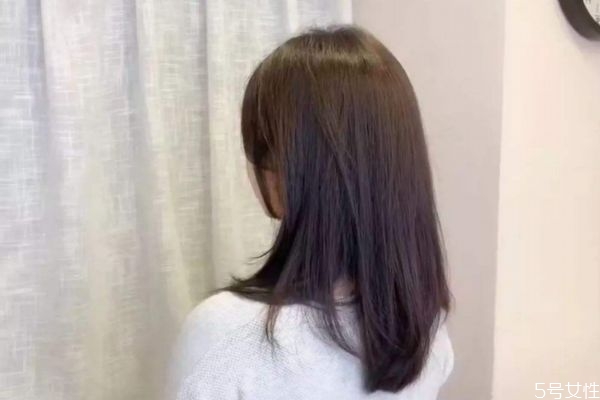 黑茶色頭發(fā)適合夏天嗎 染黑茶色多少錢 黑茶色頭發(fā)適合夏天嗎 染黑茶色多少錢