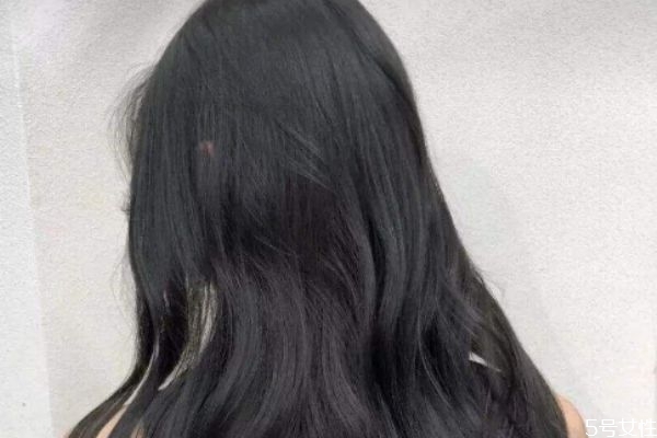 染黑發(fā)后越洗越黃嗎 染黑發(fā)對(duì)身體有害嗎 染黑發(fā)后越洗越黃嗎 染黑發(fā)對(duì)身體有害嗎