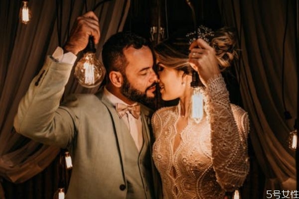 男人和情人斷了會(huì)痛苦嗎 婚外情斷了男人會(huì)傷心嗎 男人和情人斷了會(huì)痛苦嗎 婚外情斷了男人會(huì)傷心嗎