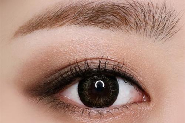 淡妝眼影選什么顏色 淡妝選什么眼影好看 淡妝眼影選什么顏色 淡妝選什么眼影好看