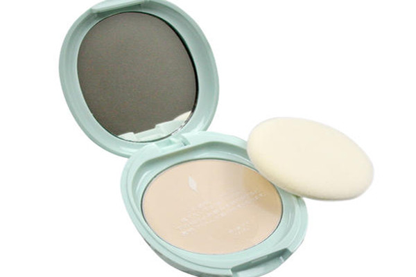 資生堂neuve惹我控油粉餅適合什么膚質 資生堂控油粉餅好用嗎