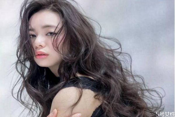 造型燙洗一下就沒有了嗎 造型燙和普通燙發(fā)哪個貴 造型燙洗一下就沒有了嗎 造型燙和普通燙發(fā)哪個貴