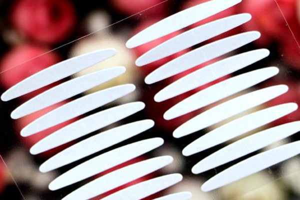 雙眼皮貼好卸掉嗎 哪些方法能卸掉雙眼皮貼 雙眼皮貼好卸掉嗎 哪些方法能卸掉雙眼皮貼