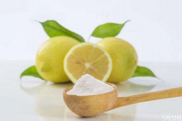小蘇打牙膏可以洗臉嗎 小蘇打牙膏洗臉的功效 小蘇打牙膏可以洗臉嗎 小蘇打牙膏洗臉的功效