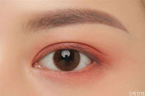不畫眼線可以畫眼影嗎 日常妝有必要畫眼線嗎 不畫眼線可以畫眼影嗎 日常妝有必要畫眼線嗎