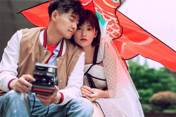 悶騷男和悶騷女適合嗎 悶騷男會(huì)講甜言蜜語嗎 悶騷男和悶騷女適合嗎 悶騷男會(huì)講甜言蜜語嗎