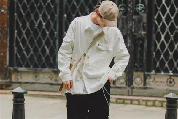 棒球帽配什么衣服好看 棒球帽怎么搭配衣服 棒球帽配什么衣服好看 棒球帽怎么搭配衣服