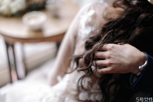 吵架后哄媳婦的暖心話 讓你輕松戳中她的淚點(diǎn) 吵架后哄媳婦的暖心話 讓你輕松戳中她的淚點(diǎn)