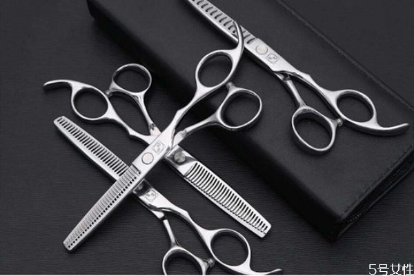 短劉海和長(zhǎng)劉海分別適合什么人 這幾類(lèi)女生不適合有劉海