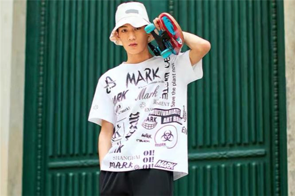 涂鴉t恤配什么帽子好看 涂鴉t恤怎么搭配帽子 涂鴉t恤配什么帽子好看 涂鴉t恤怎么搭配帽子