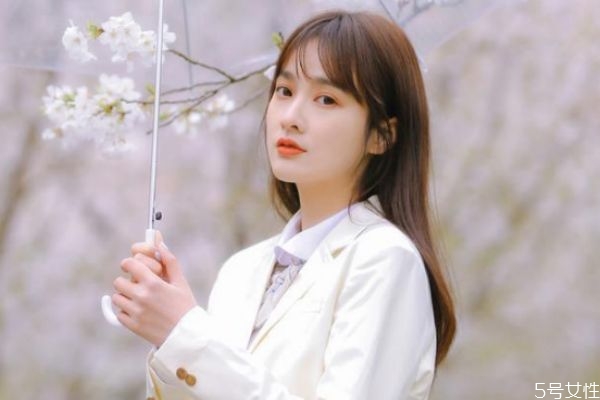 讓男人心動(dòng)的幾種撒嬌方法 最讓男人心動(dòng)的肢體接觸 讓男人心動(dòng)的幾種撒嬌方法 最讓男人心動(dòng)的肢體接觸