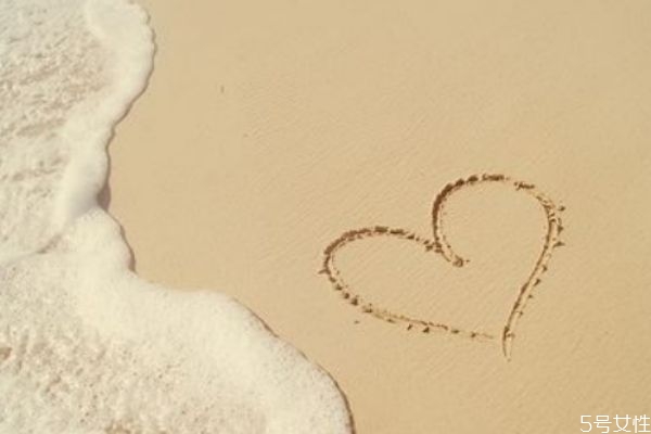 什么動(dòng)作可以讓男生對(duì)你心動(dòng) 讓男生心動(dòng)的事情 什么動(dòng)作可以讓男生對(duì)你心動(dòng) 讓男生心動(dòng)的事情