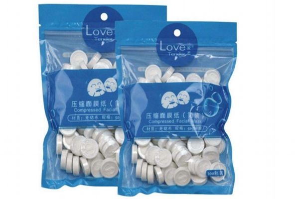 壓縮面膜用什么泡好美白補(bǔ)水 怎么避免壓縮面膜的危害 壓縮面膜用什么泡好美白補(bǔ)水 怎么避免壓縮面膜的危害