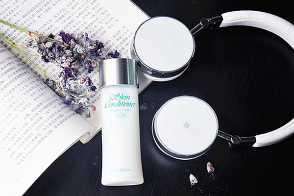 奧碧虹爽膚精華液介紹 奧碧虹爽膚精華液功效 奧碧虹爽膚精華液介紹 奧碧虹爽膚精華液功效