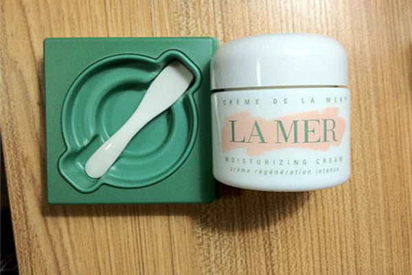 海藍(lán)之謎面霜的功效 海藍(lán)之謎面霜的使用方法 海藍(lán)之謎面霜的功效 海藍(lán)之謎面霜的使用方法