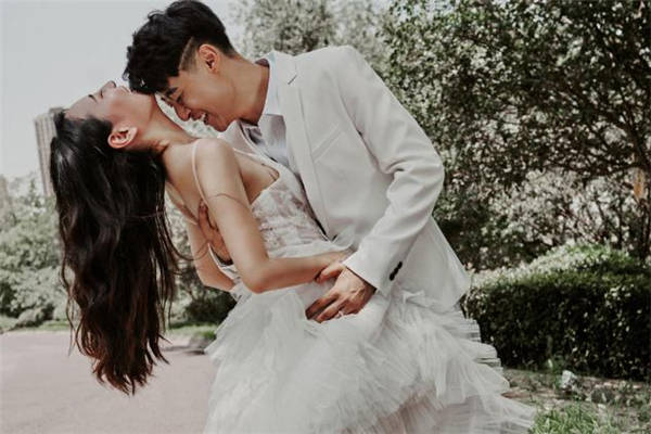 女朋友多次出軌要不要原諒 女朋友出軌認(rèn)錯了要不要告訴父母