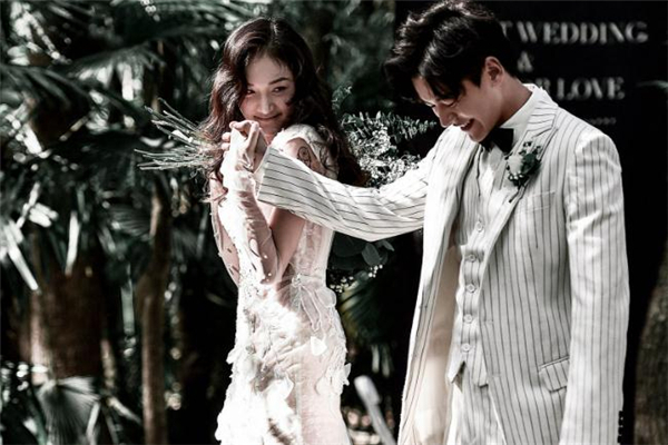 悶騷男喜歡高冷的女生嗎 悶騷男喜歡風(fēng)情還是清純的女生 悶騷男喜歡高冷的女生嗎 悶騷男喜歡風(fēng)情還是清純的女生