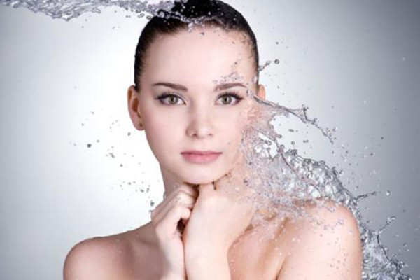 臉上紅血絲要怎樣保養(yǎng) 臉上有紅血絲的保養(yǎng)方法 臉上紅血絲要怎樣保養(yǎng) 臉上有紅血絲的保養(yǎng)方法