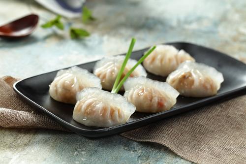 水晶蒸餃怎么做 水晶蒸餃怎么吃好吃 水晶蒸餃怎么做 水晶蒸餃怎么吃好吃