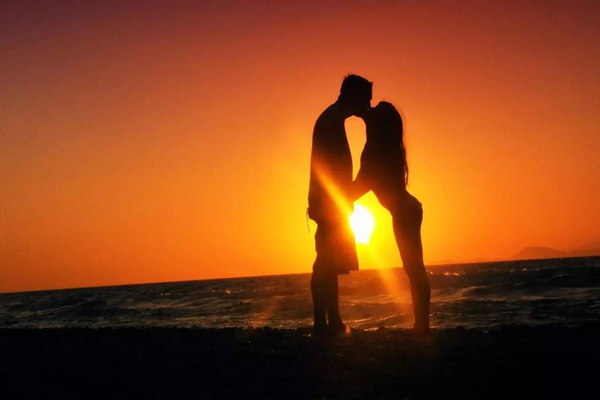 沒有戀愛經(jīng)驗(yàn)的女生怎樣追男生 沒有戀愛經(jīng)驗(yàn)的女生追男生的方法 沒有戀愛經(jīng)驗(yàn)的女生怎樣追男生 沒有戀愛經(jīng)驗(yàn)的女生追男生的方法