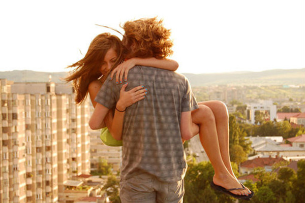 沒有戀愛經(jīng)驗(yàn)的女生怎樣追男生 沒有戀愛經(jīng)驗(yàn)的女生追男生的方法 沒有戀愛經(jīng)驗(yàn)的女生怎樣追男生 沒有戀愛經(jīng)驗(yàn)的女生追男生的方法