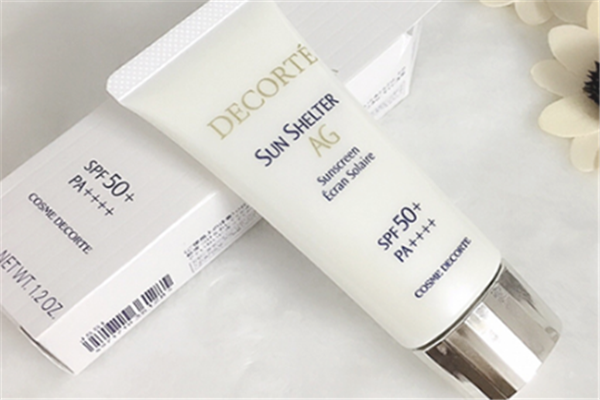 直接涂防曬的危害 直接涂防曬的的副作用 直接涂防曬的危害 直接涂防曬的的副作用