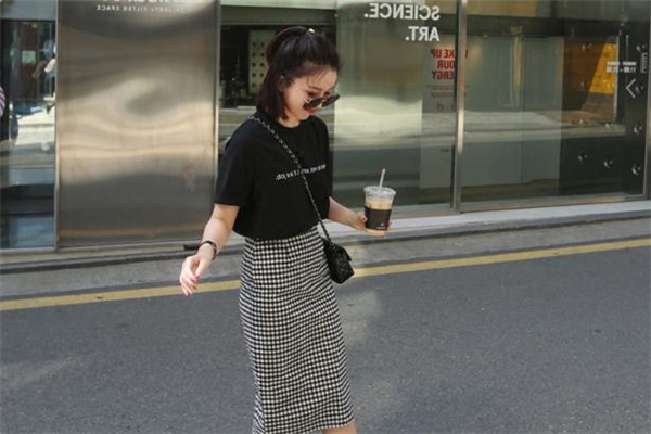 格子長裙怎么搭配 格子長裙搭配圖片 格子長裙怎么搭配 格子長裙搭配圖片