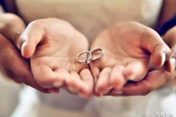 老公說離婚應(yīng)該怎么做 聰明的妻子該怎么做 老公說離婚應(yīng)該怎么做 聰明的妻子該怎么做