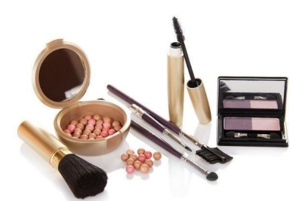 眼影為什么會(huì)結(jié)塊 眼影結(jié)塊怎么辦 眼影為什么會(huì)結(jié)塊 眼影結(jié)塊怎么辦