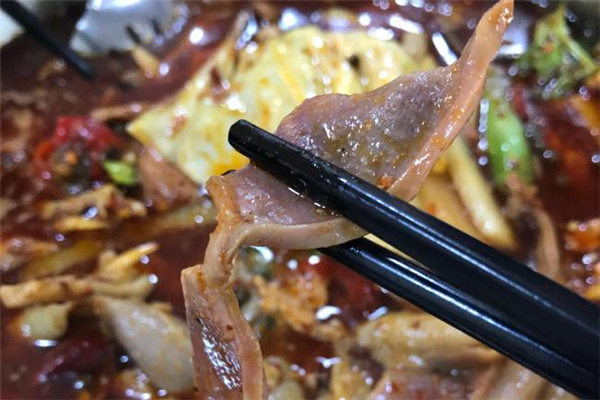 雞雜火鍋的做法 雞雜火鍋吃了會上火嗎 雞雜火鍋的做法 雞雜火鍋吃了會上火嗎