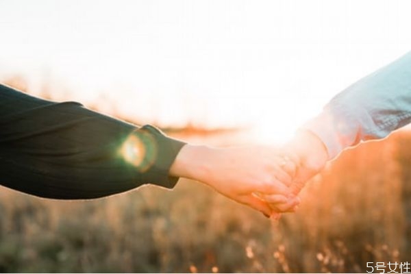 觸碰底線還能和好嗎 觸碰了底線怎么道歉 觸碰底線還能和好嗎 觸碰了底線怎么道歉