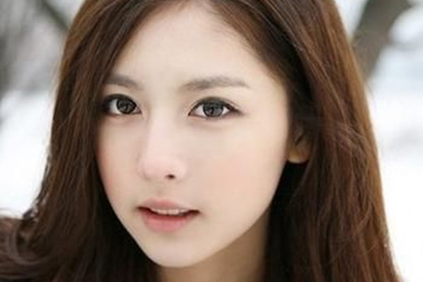 埋線和壓雙眼皮的主要差別在哪 壓雙眼皮的特點(diǎn) 埋線和壓雙眼皮的主要差別在哪 壓雙眼皮的特點(diǎn)