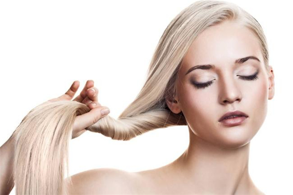 頭發(fā)軟化后還會蓬松嗎 頭發(fā)軟化之后不蓬松了怎么辦 頭發(fā)軟化后還會蓬松嗎 頭發(fā)軟化之后不蓬松了怎么辦