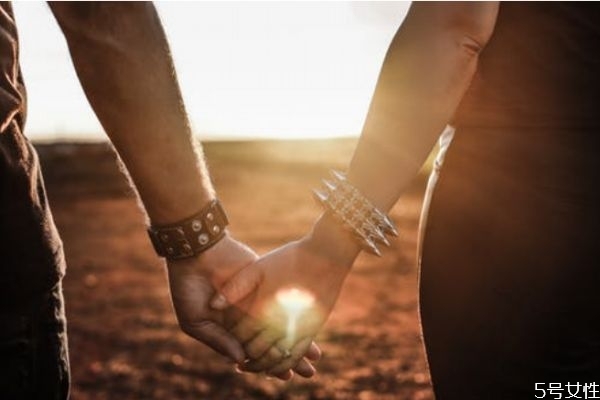 初戀分手后怎么挽回愛情 分手后復(fù)合的方法 初戀分手后怎么挽回愛情 分手后復(fù)合的方法