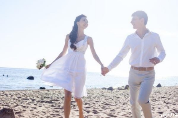 初戀女生分手后會(huì)不會(huì)后悔 女生分手后一般多久會(huì)后悔 初戀女生分手后會(huì)不會(huì)后悔 女生分手后一般多久會(huì)后悔