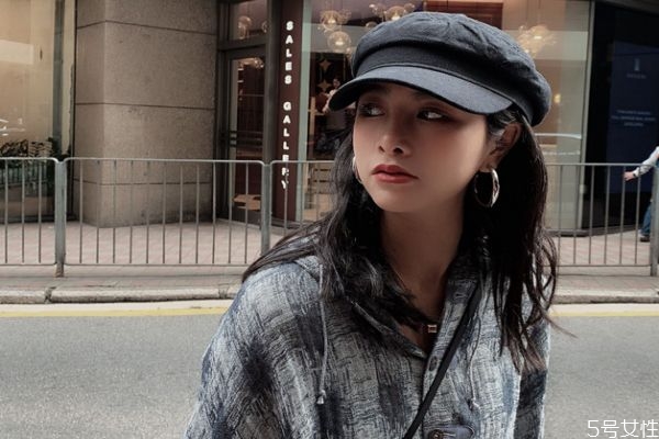 平頂帽適合圓臉嗎 戴平頂帽會(huì)顯臉長嗎 平頂帽適合圓臉嗎 戴平頂帽會(huì)顯臉長嗎