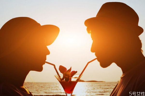 男人堅(jiān)決分手會(huì)復(fù)合嗎 男人愿意和初戀?gòu)?fù)合嗎 男人堅(jiān)決分手會(huì)復(fù)合嗎 男人愿意和初戀?gòu)?fù)合嗎