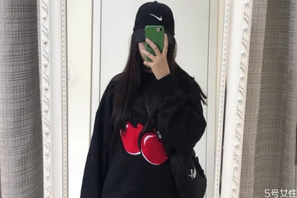 棒球帽適合什么臉型戴 棒球帽什么顏色好看 棒球帽適合什么臉型戴 棒球帽什么顏色好看