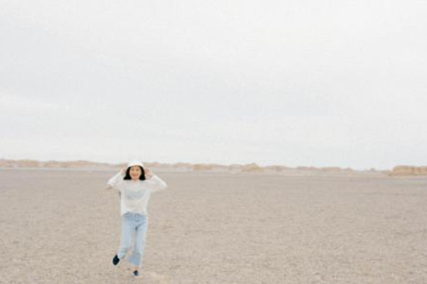 如何判斷女生是否希望你去追 女生愿意你追的表現(xiàn) 如何判斷女生是否希望你去追 女生愿意你追的表現(xiàn)