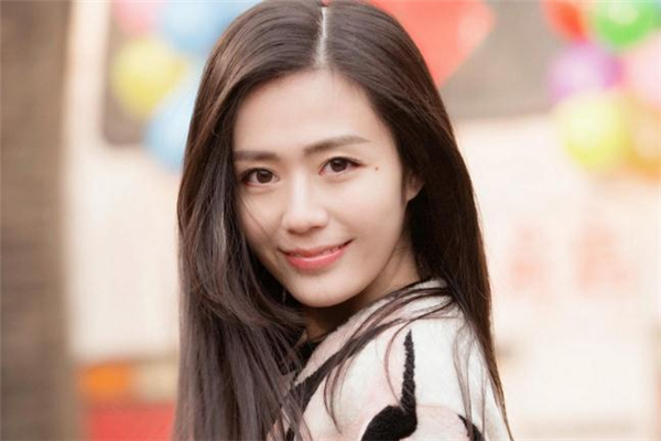 軟化頭發(fā)能保持多久 頭發(fā)先軟化還是先染色 軟化頭發(fā)能保持多久 頭發(fā)先軟化還是先染色