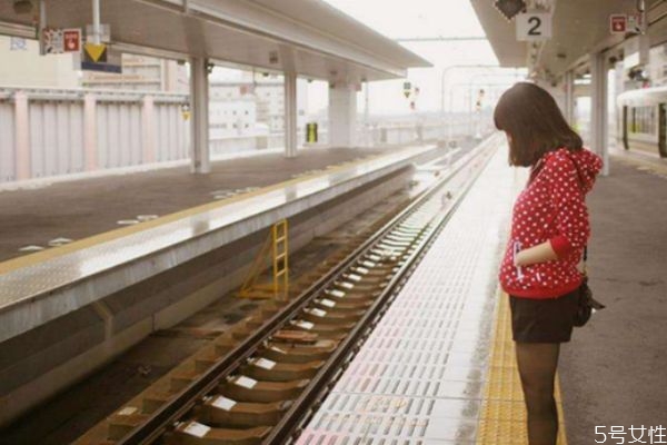 男人玩你最明顯的表現(xiàn) 一個男人吊著你的表現(xiàn)