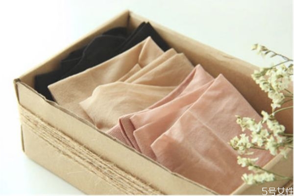 夏天穿絲襪會不會被曬黑 夏天穿絲襪防曬嗎 夏天穿絲襪會不會被曬黑 夏天穿絲襪防曬嗎