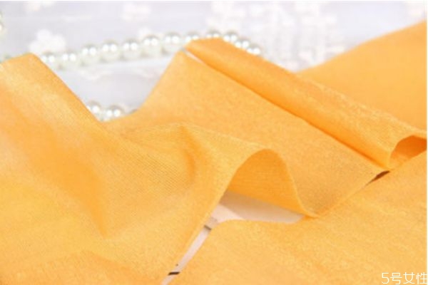 夏天穿絲襪會不會被曬黑 夏天穿絲襪防曬嗎 夏天穿絲襪會不會被曬黑 夏天穿絲襪防曬嗎