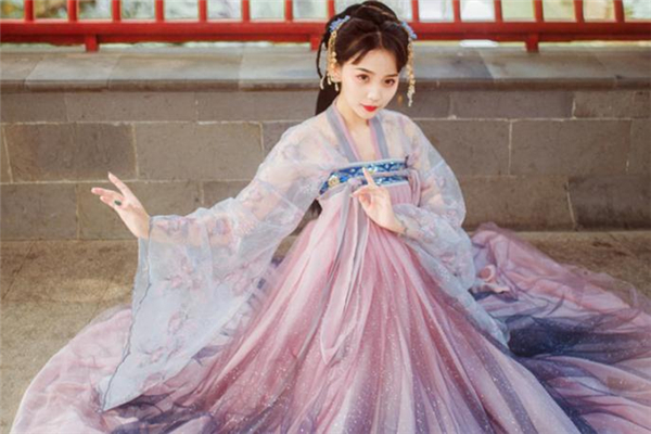 穿漢服的時候穿什么內(nèi)衣 漢服穿什么內(nèi)衣才能不漏 穿漢服的時候穿什么內(nèi)衣 漢服穿什么內(nèi)衣才能不漏