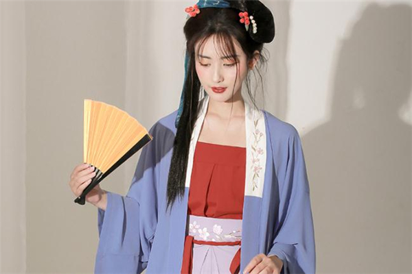 穿漢服的時候穿什么內(nèi)衣 漢服穿什么內(nèi)衣才能不漏 穿漢服的時候穿什么內(nèi)衣 漢服穿什么內(nèi)衣才能不漏